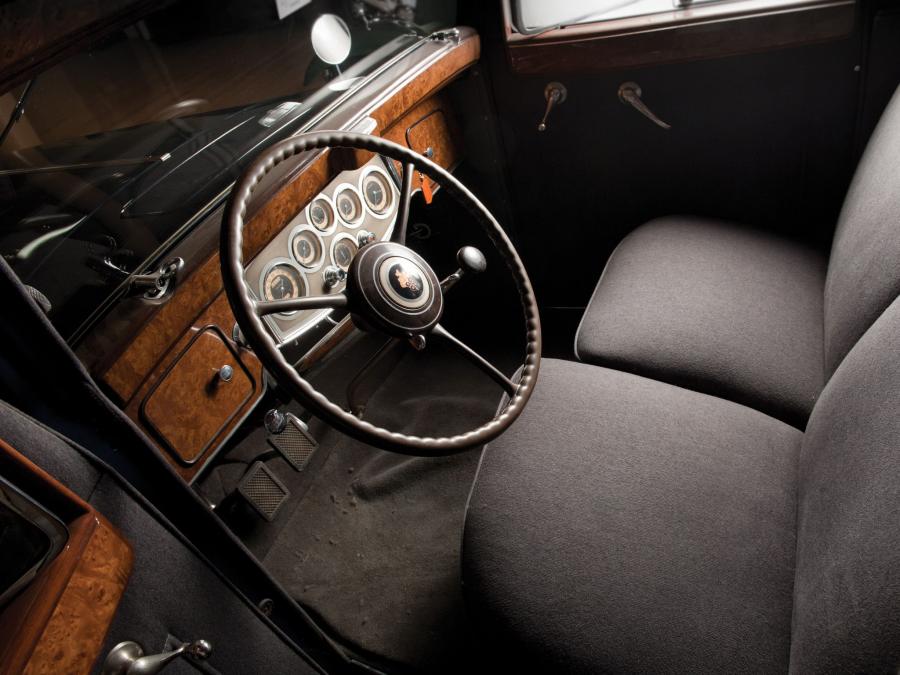  Packard Twelve Club Sedan 1933 года  (фото 30 из 31)
